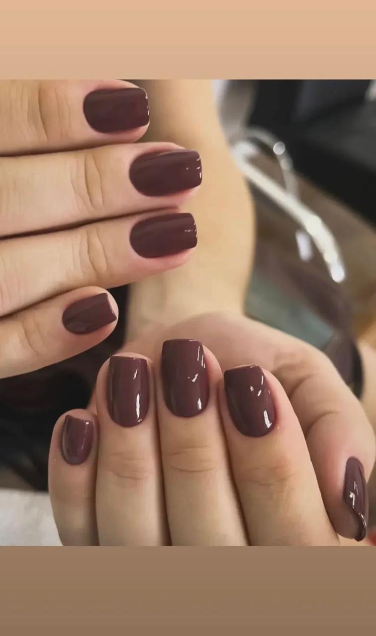 Esmaltação em gel na cor vinho